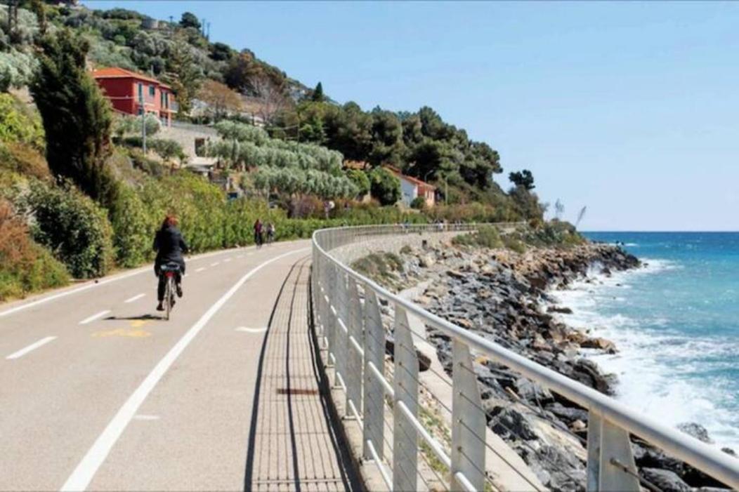 Ampio Appartamento Centrale Sanremo Bagian luar foto