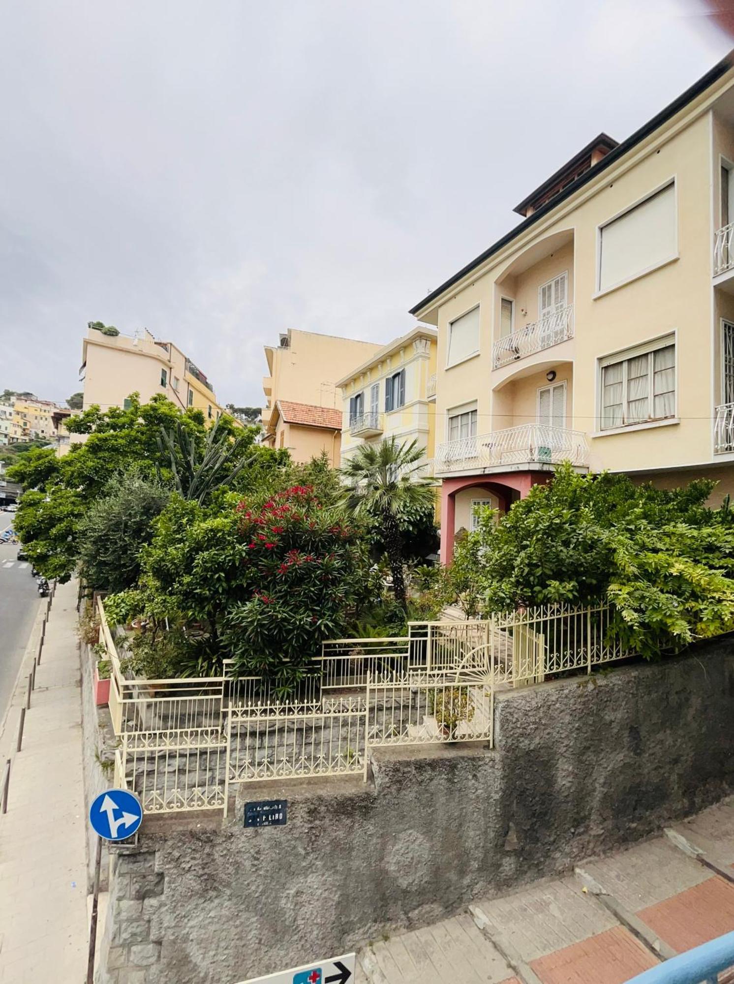 Ampio Appartamento Centrale Sanremo Bagian luar foto