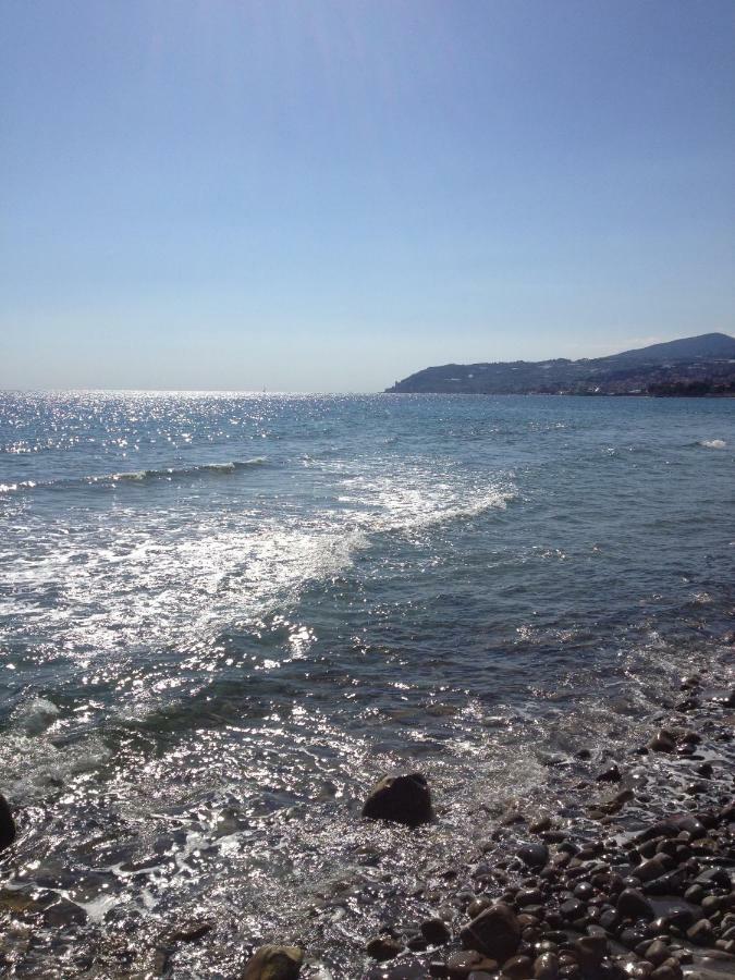 Ampio Appartamento Centrale Sanremo Bagian luar foto